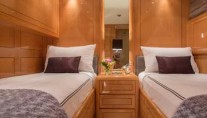 Yacht DEFIANCE -  Twin Cabin